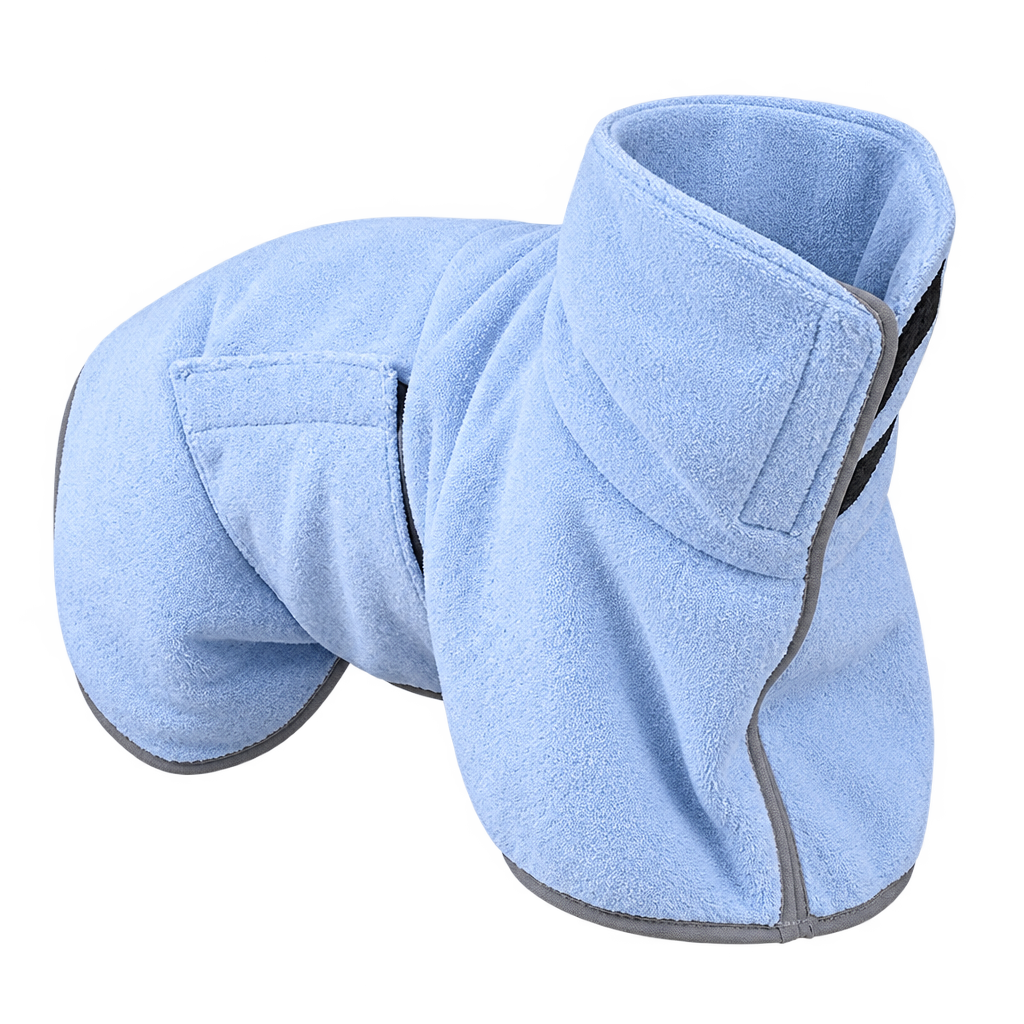[packshot] Quick-drying blue towel robe for dogs on a transparent background, three-quarter view